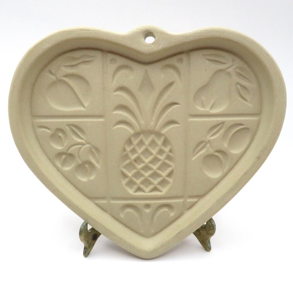 Pampered Chef Hospitality Heart Stoneware Cookie Mold Family Heritage 2001 USA
